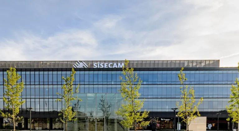 Şişecam'dan Elektrikli Araçlara Güneş Enerjisi Dopingi: ZEvRA Projesiyle Devrim!