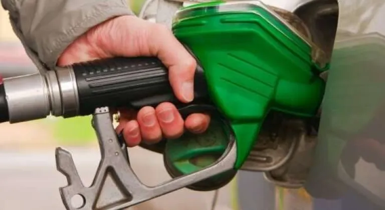 Son Dakika: Motorine Dev Zam Kapıda! ABD-İran Gerilimi Fiyatları Uçuşa Geçirdi