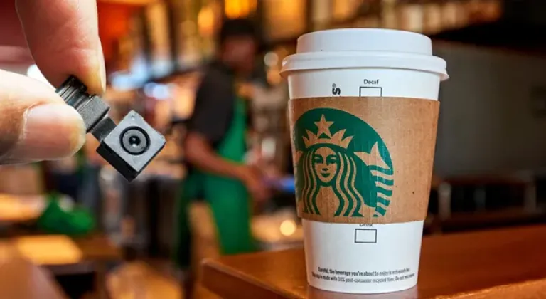 Starbucks tuvaletinde gizli kamera skandalı