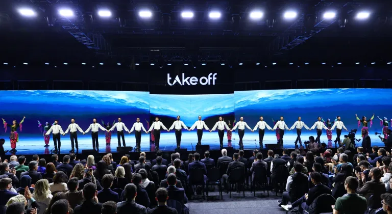 Take Off Girişim Zirvesi Görkemli Açılışla Başladı: Bakan Kacır'dan Türkiye'ye Teknoloji Vurgusu!