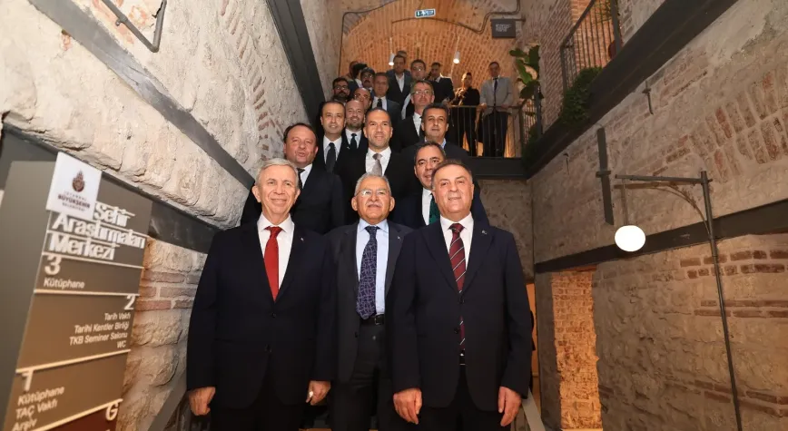 Tarihi Kuyumcu Han İstanbul'a kazandırıldı