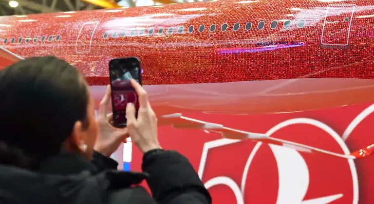 THY'den Tarihi Hamle: 500. Uçak, 100 Bin Çalışanın Fotoğrafıyla Gökyüzünü Fethetti!