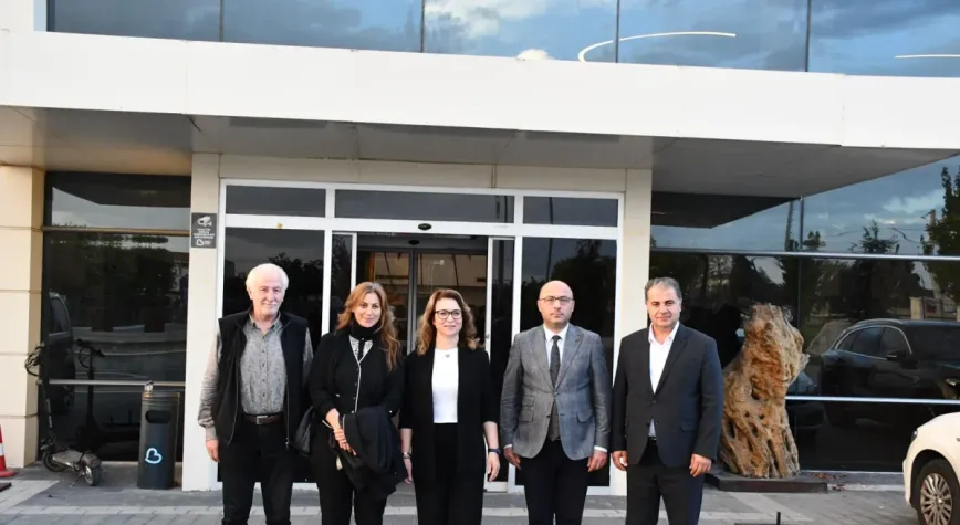TİMBİR heyetinden Türkiye Kent Konseyleri Birliği Başkanı Özden’e ziyaret