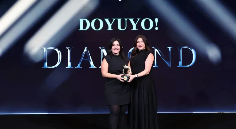 Türkiye'nin Lezzet Devi Doyuyo Zirvede! Müşteri Memnuniyeti Ödülüyle Rakiplerine Fark Attı