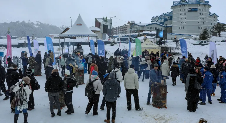 Uludağ'da Kışın En Keyifli Molası: 300 Üniversiteli Gençlik Buluşmasıyla Coştu!
