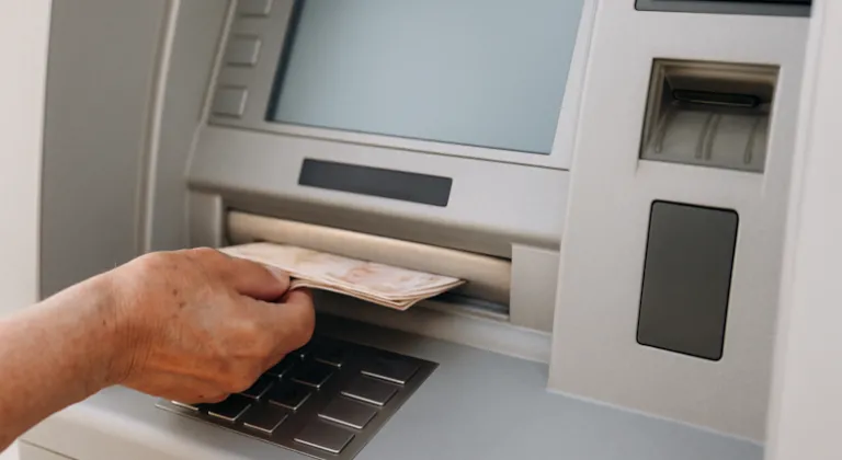 Ünlü banka emekli promosyonunu 32 bin liraya çıkardı