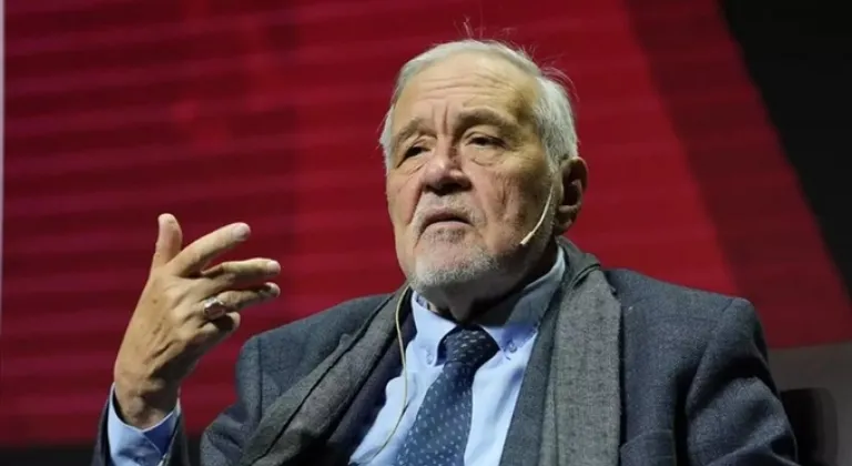 Ünlü tarihçi İlber Ortaylı hayatını kaybetti