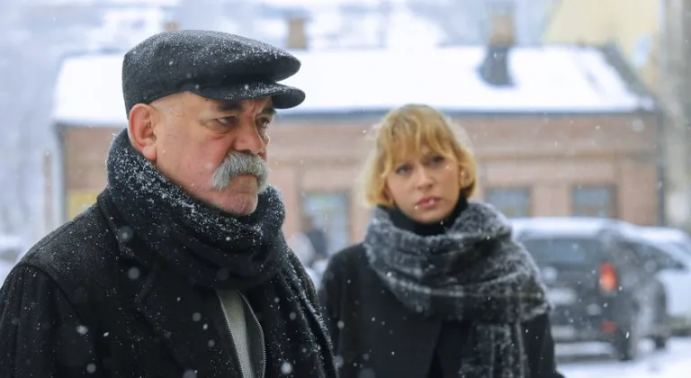 Veliaht dizinde flaş sahne! 22. Bölüm full reklamsız izle