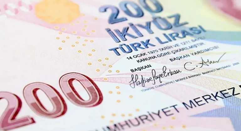 Yeni 200 TL ve 50 TL banknotlar tedavüle girdi