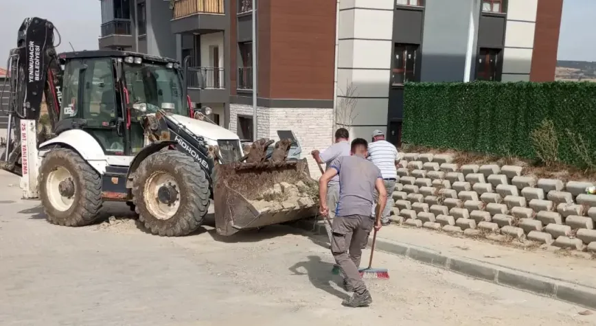 Yenimuhacir'de altyapı sonrası yol tamiratı