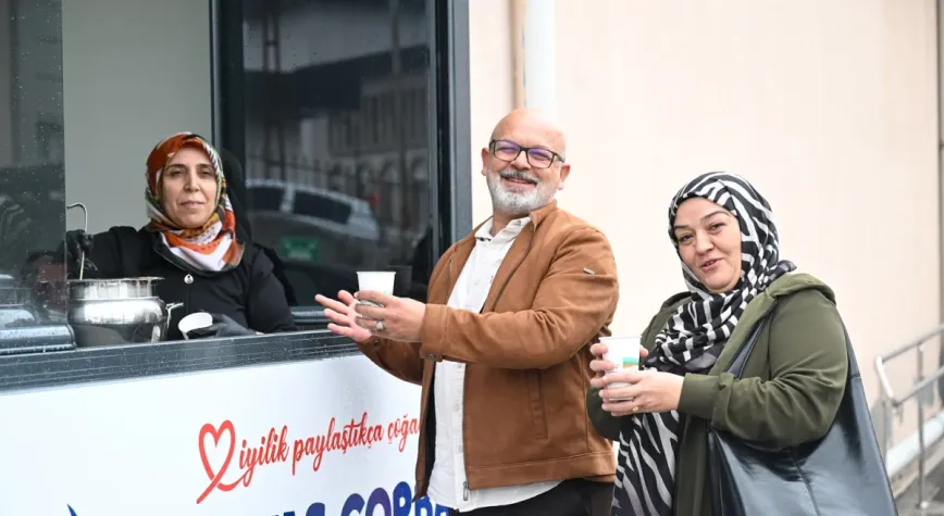 Yeşilyurt Belediyesi’nden hasta ve yakınlarına sıcak çorba ikramı