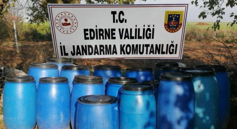 Yılbaşı öncesi sahte içki operasyonu: 2 ton kaçak içki ele geçirildi
