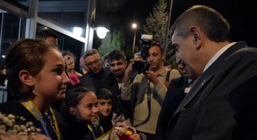 Bakan Tekin, Balkan Judo Şampiyonası'nda Altın Kazanan Erzurumlu İki Sporcuyu Karşıladı