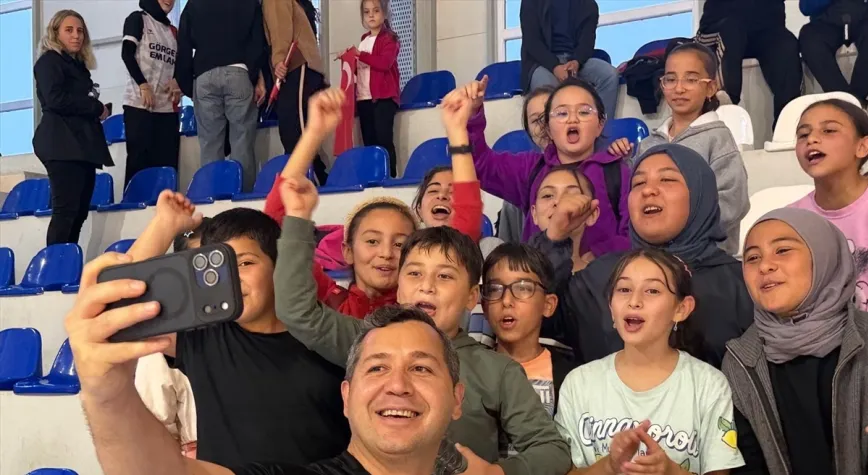 Alaçam Cumhuriyet Kupası Voleybol Turnuvası'nda Gençlik Merkezi Şampiyon Oldu