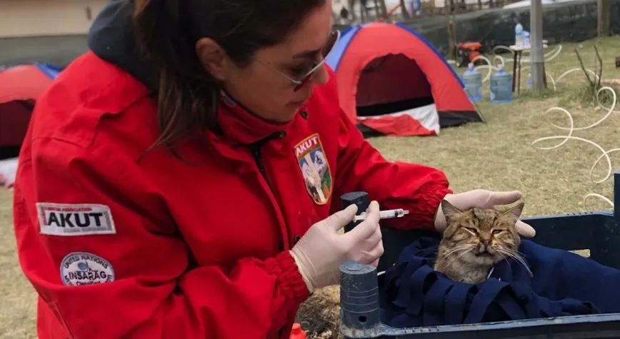 Oğlunu depremde kaybetti, başka hayatlara can verdi