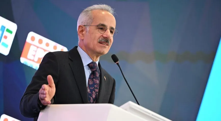 Türkiye'nin dört bir yanına dev ulaşım ağı! Bakan Uraloğlu: 77 ilimizi bölünmüş yollarla birbirine bağladık