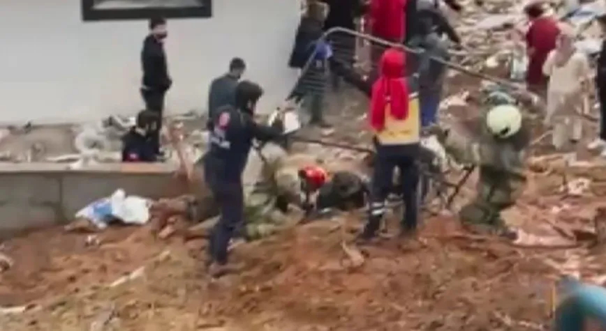 13 yaşındaki çocuk ve annesi çamura saplandı: Ekipler seferber oldu