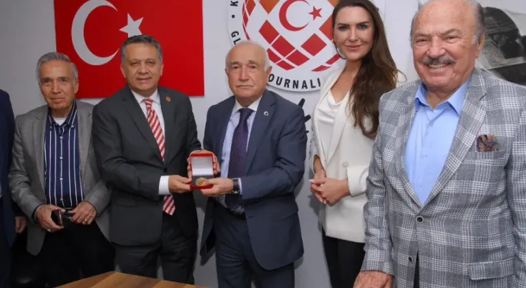 ''Yüzde yüz mutabakat olmadan yeni Anayasa imkansız''